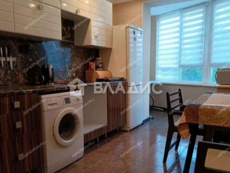 четырёхкомнатная квартира на улице Родионова дом 167 к1