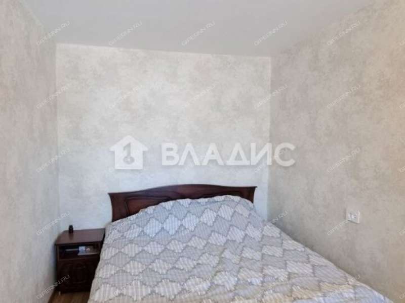 трёхкомнатная квартира на улице имени Генерала Ивлиева дом 20