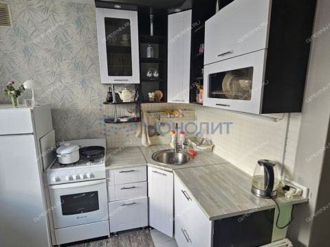 1-komnatnaya-ul-melnikova-pecherskogo-d-8 фото