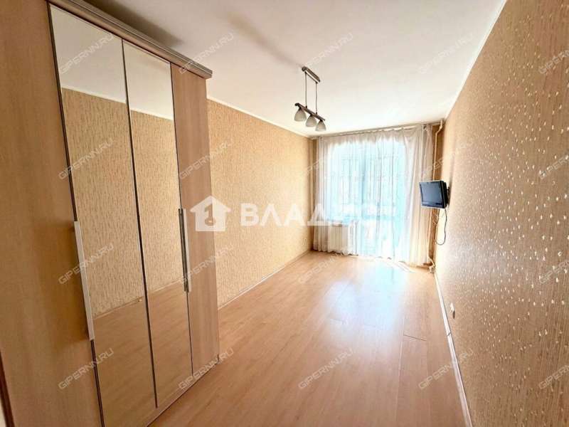 трёхкомнатная квартира на улице Героя Советского Союза Усилова дом 1