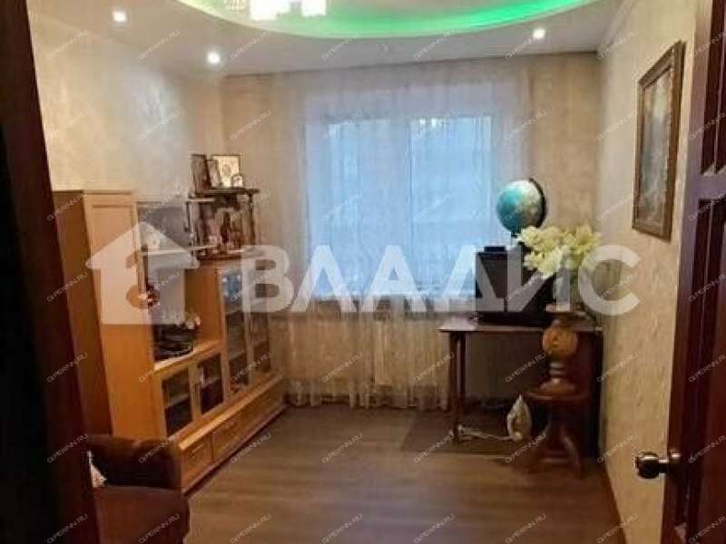 трёхкомнатная квартира на улице Родионова дом 180