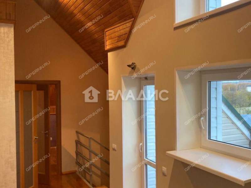 дом на 13 деревня Ройка