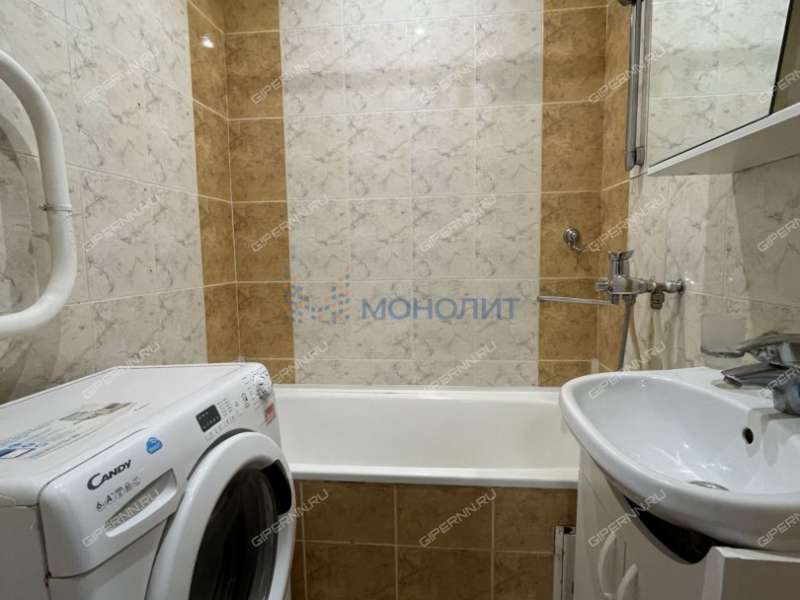 двухкомнатная квартира на улице Верхнепечёрская дом 12