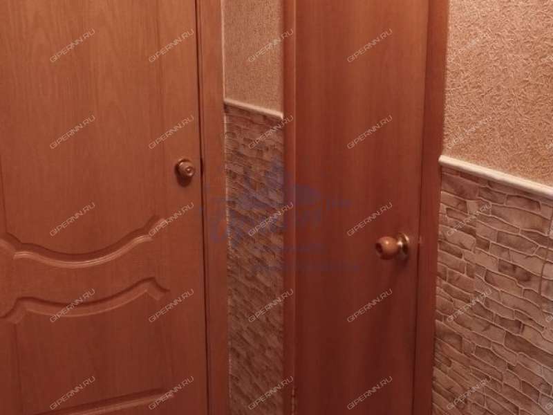 трёхкомнатная квартира на улице Декабристов дом 9