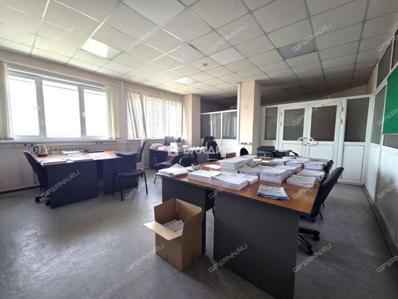 здание под офис, торговую площадь на Деловой улице