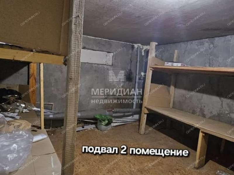 трёхкомнатная квартира в 2-м микрорайоне дом 37 город Бор
