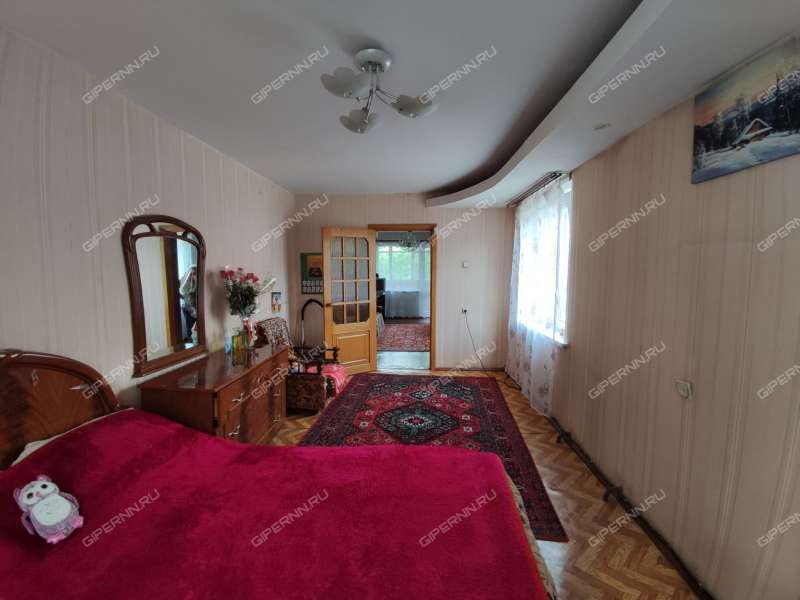 четырёхкомнатная квартира на улице Героев Космоса дом 52