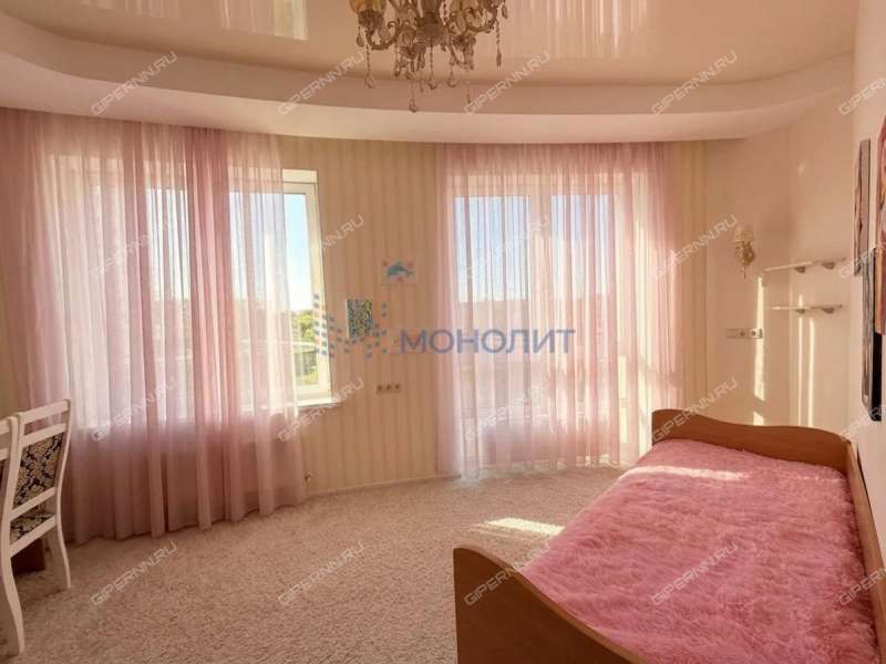 трёхкомнатная квартира на Казанской набережной дом 5