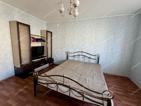 1-komnatnaya-ul-vyatskaya-d-9 фото
