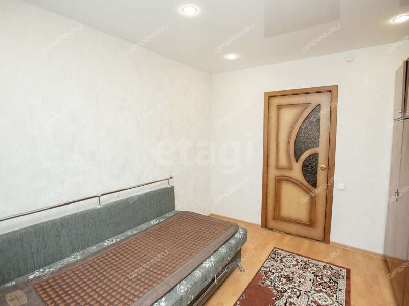 трёхкомнатная квартира на Днепропетровской улице дом 16