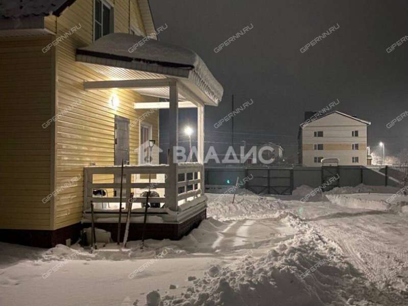 дом на улице Радужная коттеджный посёлок Новая Арманиха