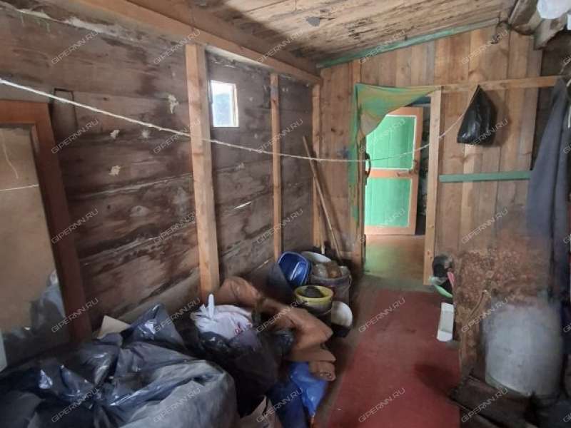 дом на улице Центральная село Варварское