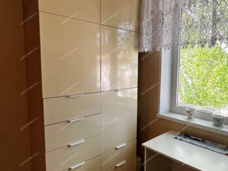 трёхкомнатная квартира на улице Адмирала Васюнина дом 8