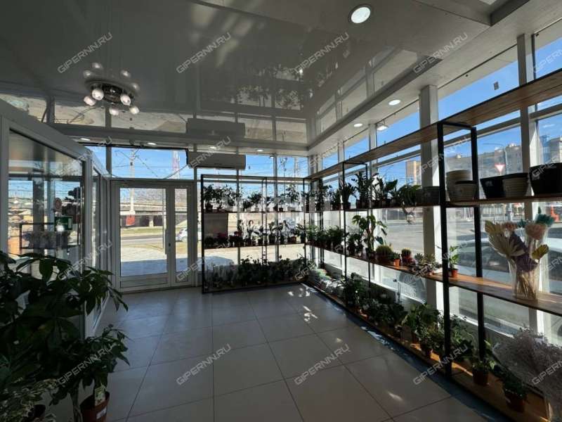 помещение под торговую площадь на улице Коминтерна