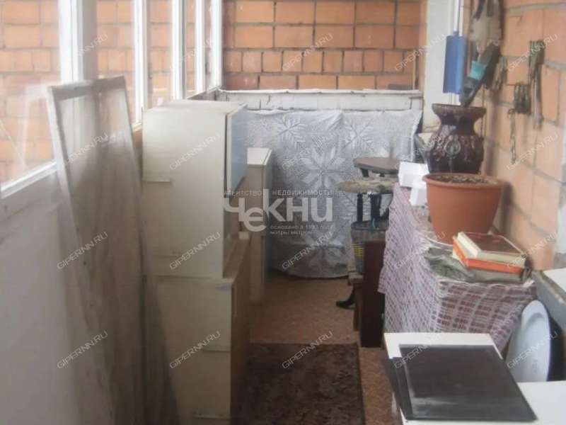 четырёхкомнатная квартира на улице Коминтерна дом 178