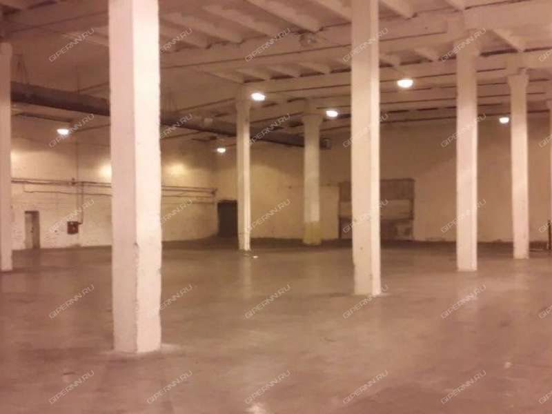 помещение под склад на улице Федосеенко