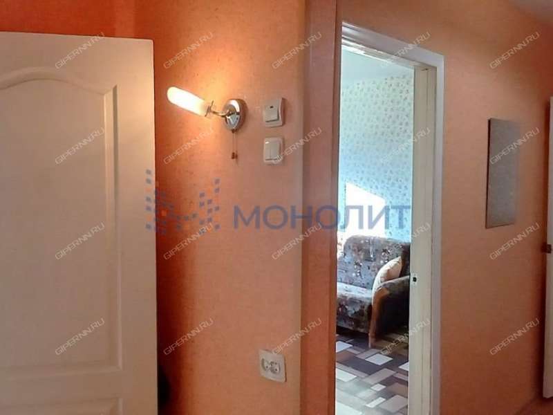 двухкомнатная квартира на улице Верхнепечёрская дом 12