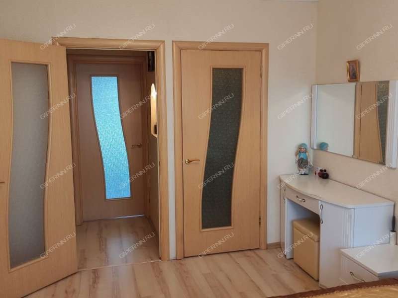 трёхкомнатная квартира на улице Коминтерна дом 22