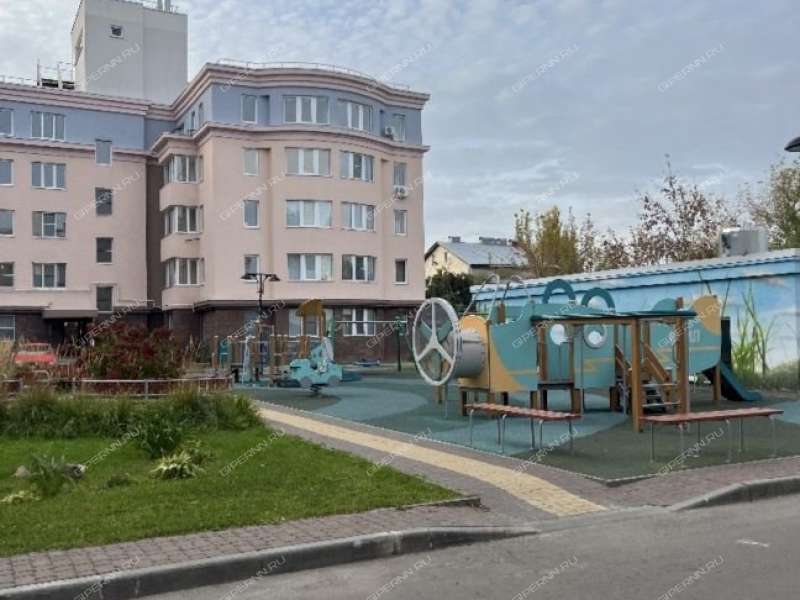 трёхкомнатная квартира на улице Ленина дом 58А город Бор